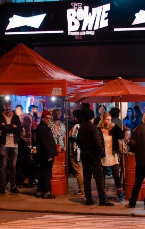 The Bowie: bar de Curitiba realiza festa de aniversário de David Bowie