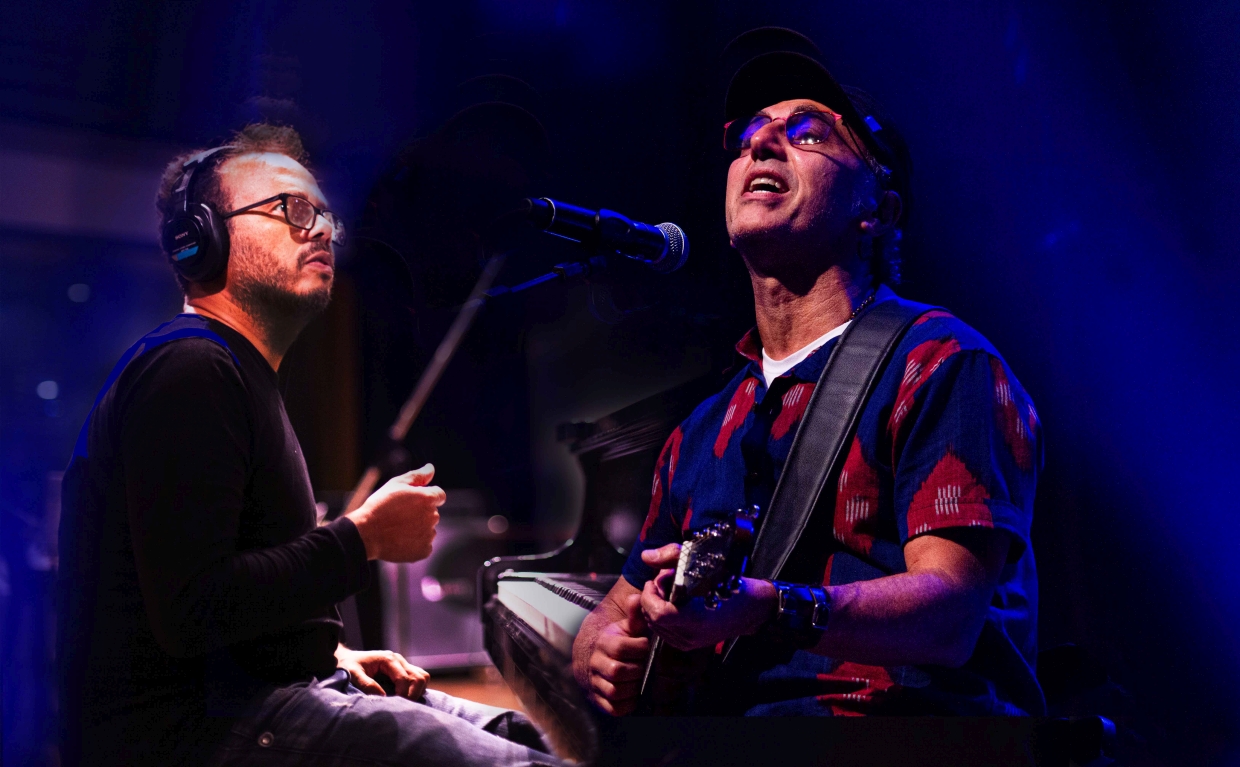 Zeca Baleiro estreia show inédito "Piano" em Curitiba
